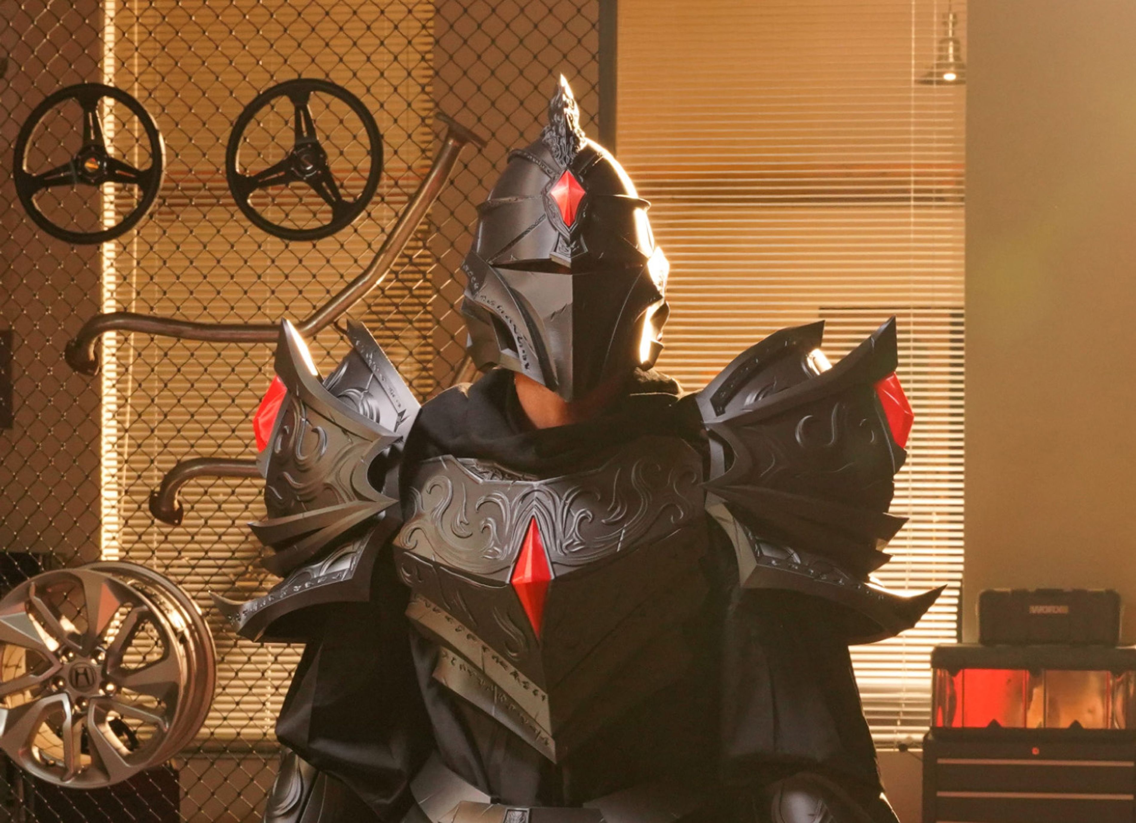 https://store.bblcdn.eu/s8/default/45d2c2ca58574aebac2104870c3b832a/namehelmet_and_armoursize19201280.jpg