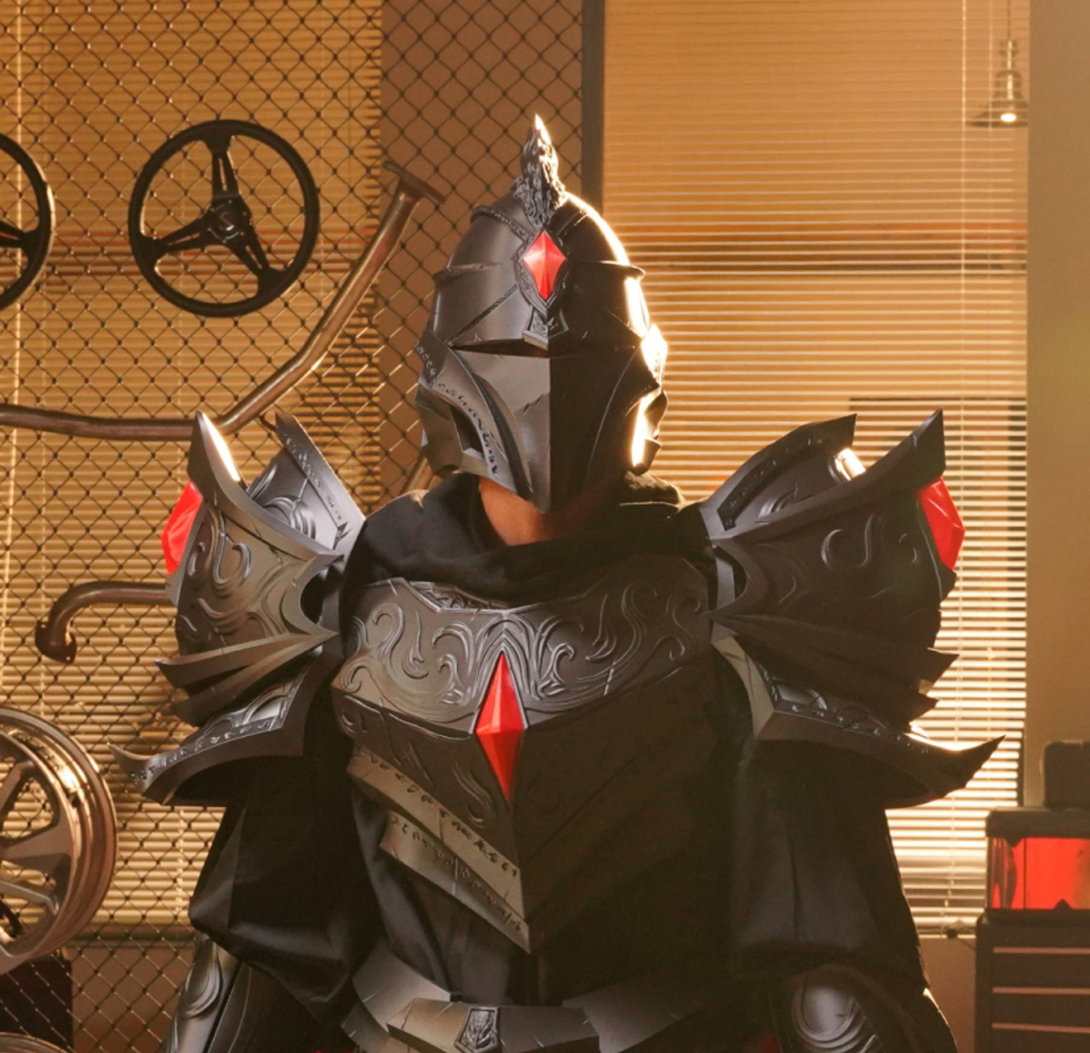 https://store.bblcdn.eu/s8/default/45d2c2ca58574aebac2104870c3b832a/namehelmet_and_armoursize19201280.jpg