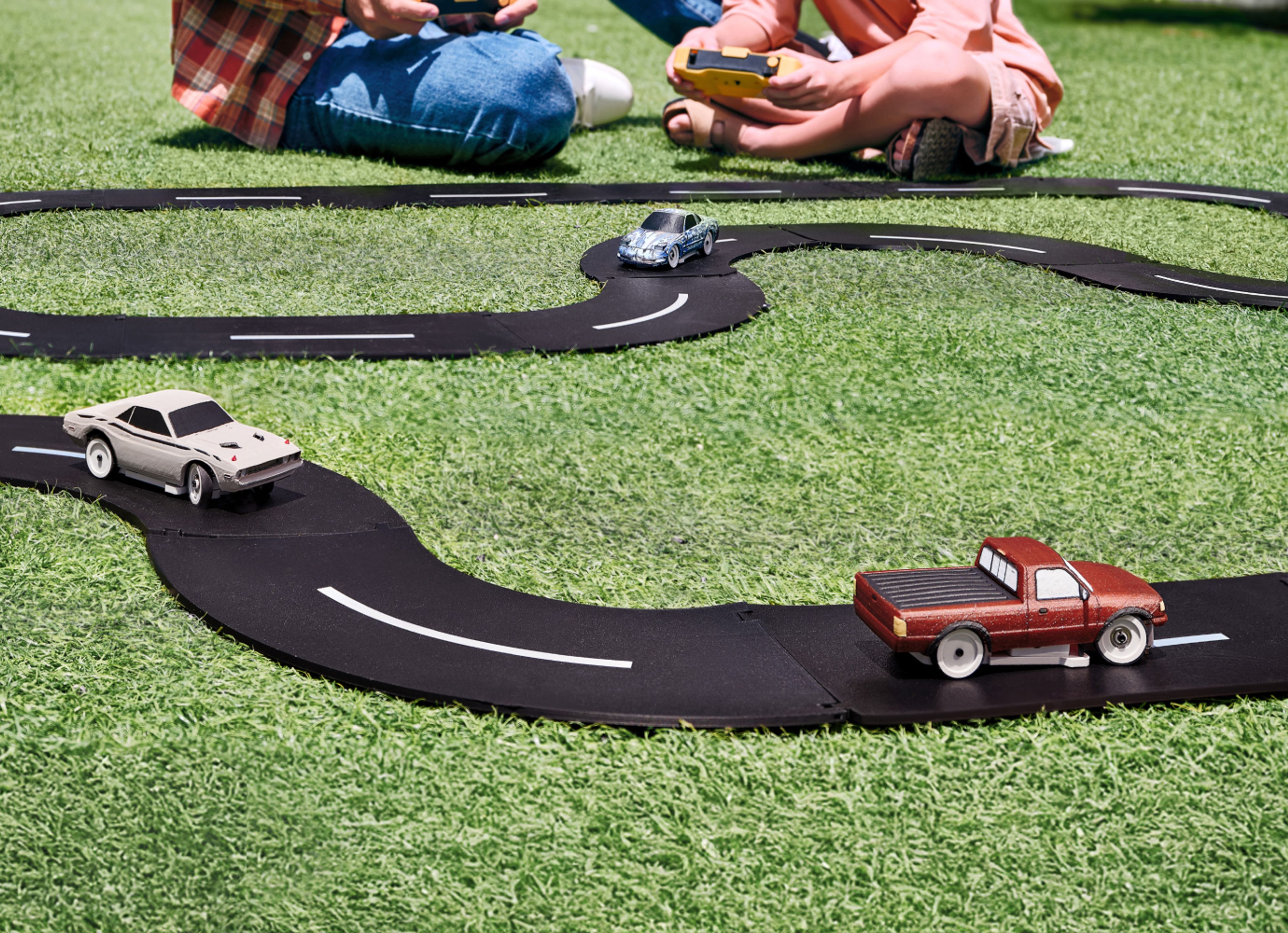 https://store.bblcdn.eu/s8/default/644a654e72a8480ab439eeaeb5ece5ea/name_Racing_track_PC.jpg